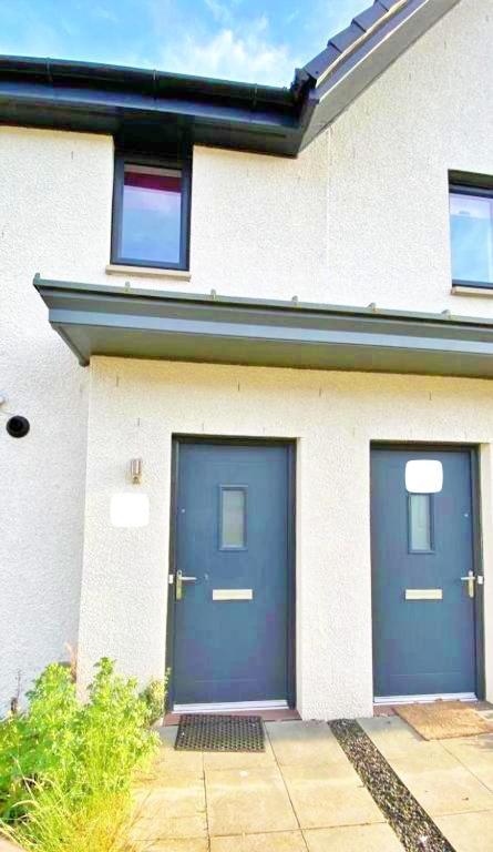 Дом отдыха 3 Bed House With Parking Near Airport *