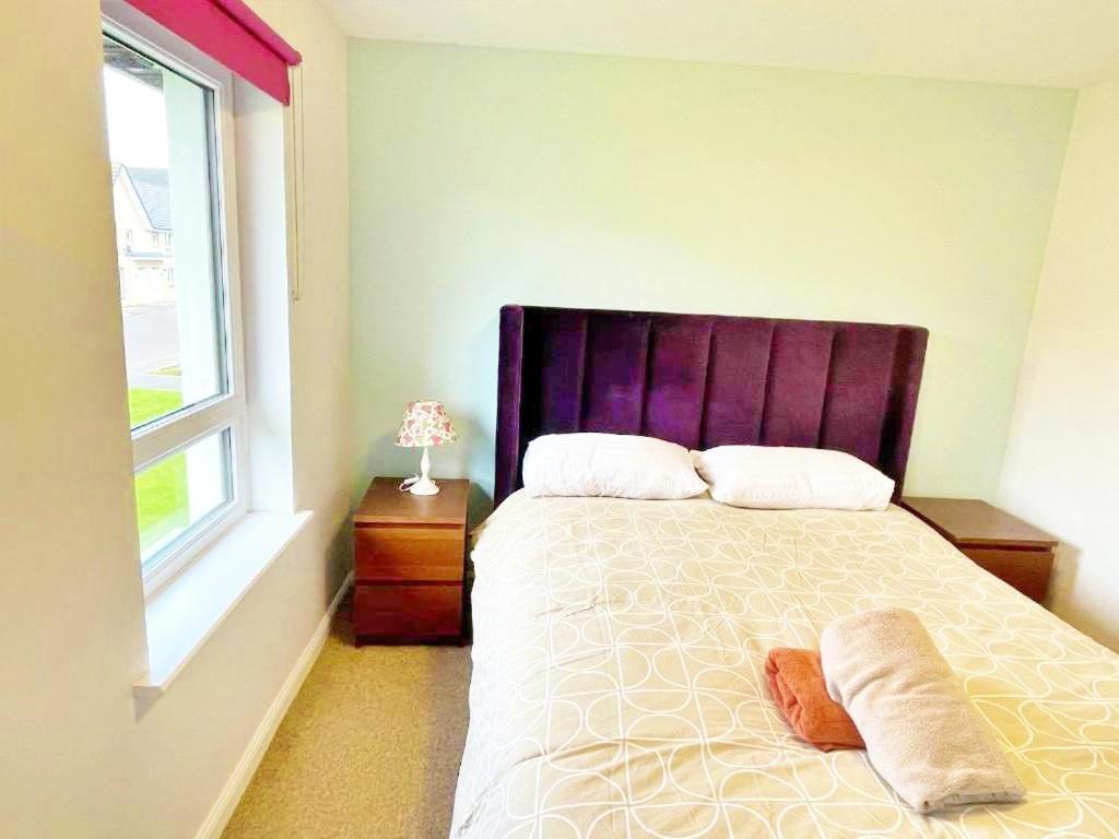 3 Bed House With Parking Near Airport Дом отдыха Эдинбург