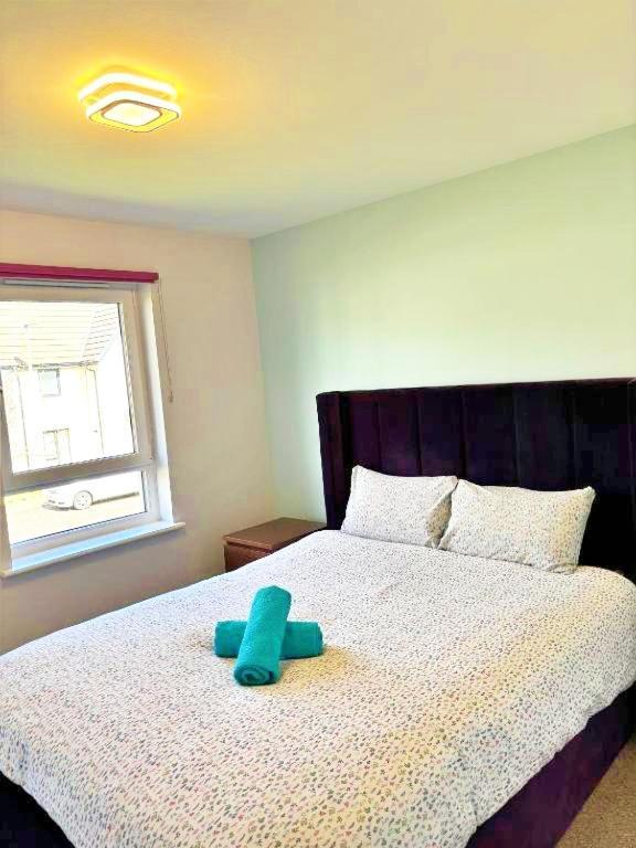 Сasa de vacaciones 3 Bed House With Parking Near Airport